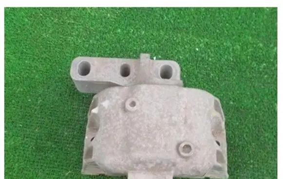Skoda Octavia Mk1 (1U) Engine mount bracket