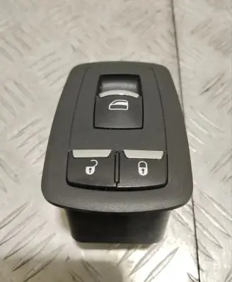 Maserati Quattroporte Electric window control switch 670013822