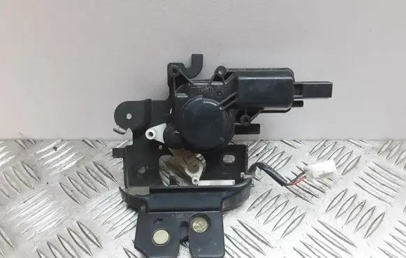 Mazda 3 I Tailgate/trunk/boot lock/catch/latch