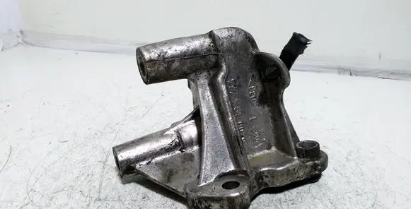 Suzuki Grand Vitara I Engine mounting bracket 8200193773