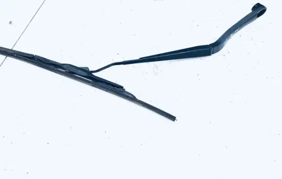 Opel Insignia A Front wiper blade arm 13227401