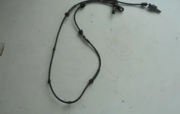 Nissan Primera ABS wheel speed sensor 
