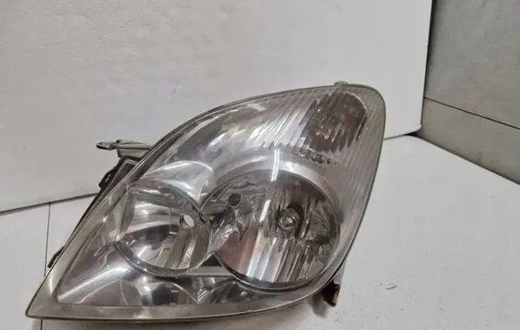 Toyota Corolla Verso E110 Headlight/headlamp