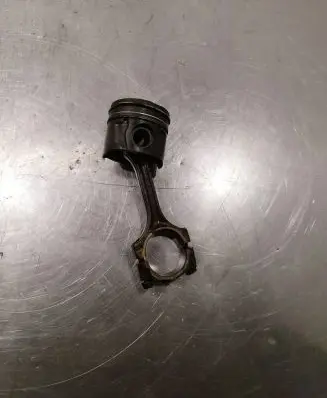 Toyota Verso-S Piston with connecting rod