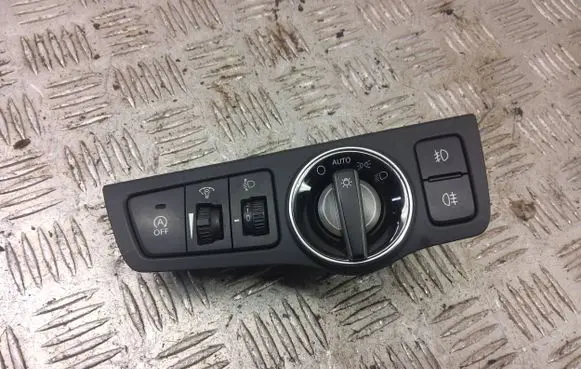 Hyundai i40 Light switch 93300-3Z970
