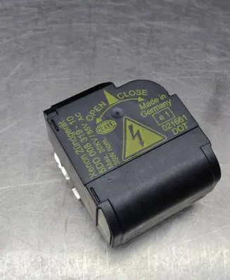 Mercedes-Benz E W211 Headlight ballast module Xenon 5DD00831910 5DD008319