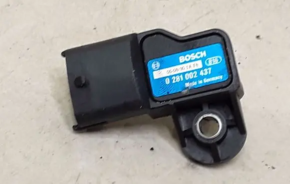 Opel Zafira B Air pressure sensor 0281002437
