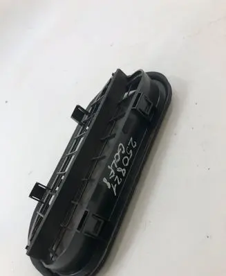Volkswagen Golf VIII Quarter panel pressure vent 6r0819465