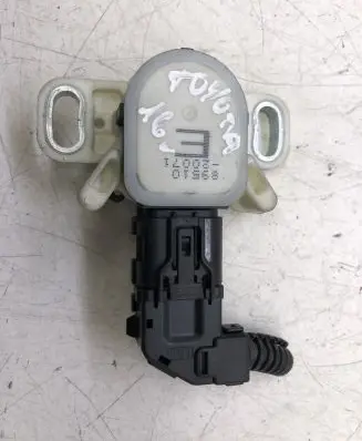 Toyota Avensis T270 Clutch pedal sensor 8951020071