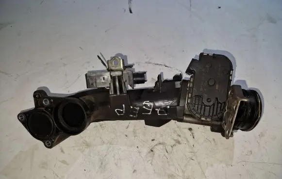 Jeep Grand Cherokee (WK) Intake resonator A6420901037