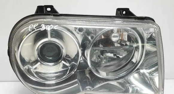 Chrysler 300 - 300C Headlight/headlamp