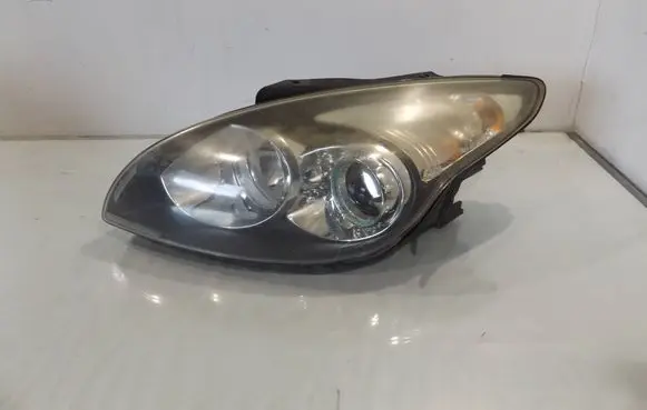 Hyundai i30 Headlight/headlamp 921012R