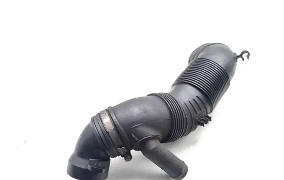 Audi Q3 8U Air intake hose/pipe 5K0129656