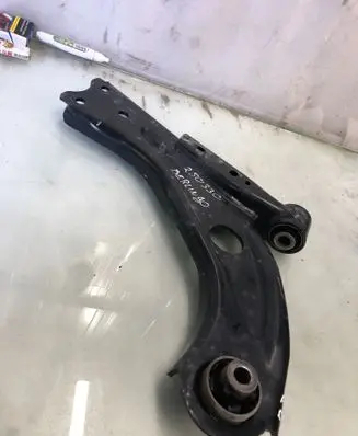 Citroen Berlingo Front lower control arm/wishbone 98138522