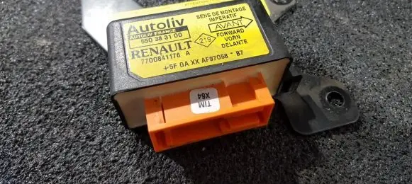 Renault Scenic I Airbag deployment crash/impact sensor 7700841176A 550383100