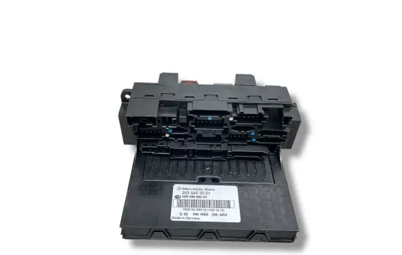 Mercedes-Benz C W203 SAM control unit 2035453501