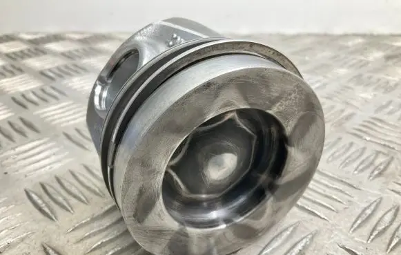 Piston