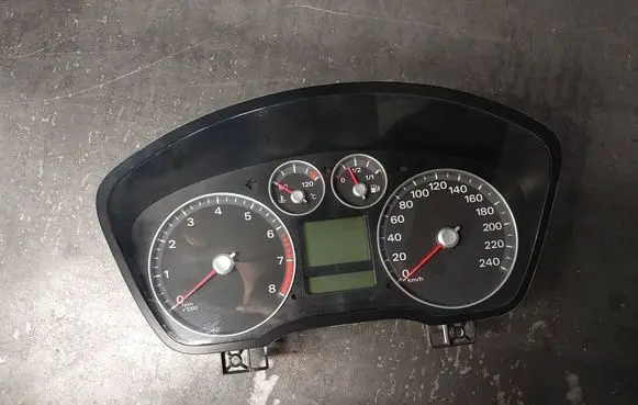 Ford Focus Speedometer (instrument cluster) 4M5T10849JS