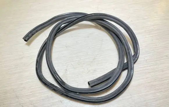 BMW 5 F10 F11 Engine compartment rubber 7019779