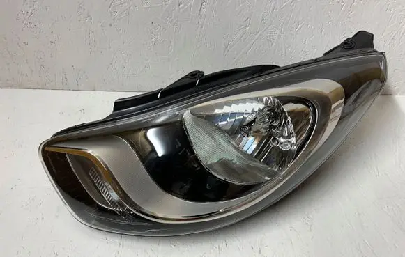Hyundai Trajet Headlight/headlamp 92101