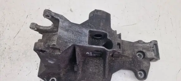Volkswagen PASSAT B5.5 Generator/alternator bracket 038903143AE