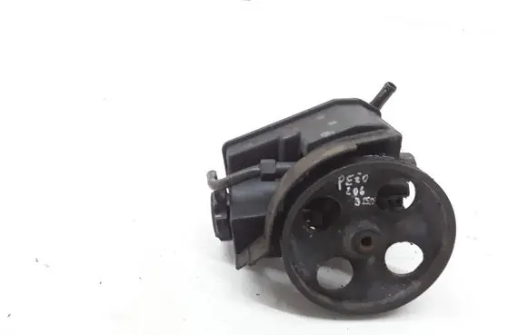 Peugeot 206 Power steering pump 9636868880
