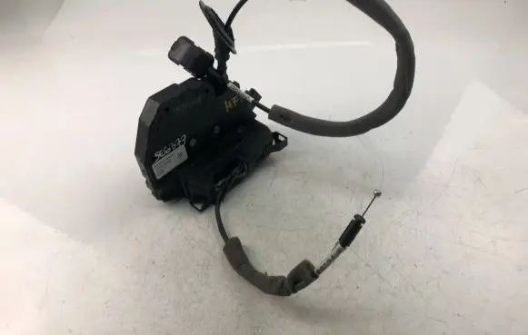 Renault Clio IV Coupe door lock (next to the handle) 805004945R