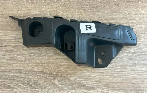 Front bumper mounting bracket
