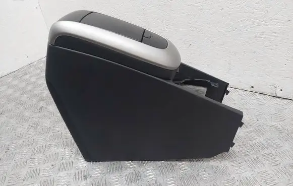 Toyota Auris 150 Armrest 5891002070B0 5891102200 230345070012