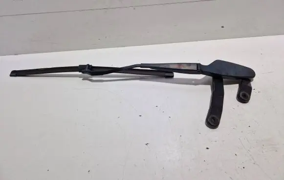 Mercedes-Benz C AMG W204 Front wiper blade arm A2048201544