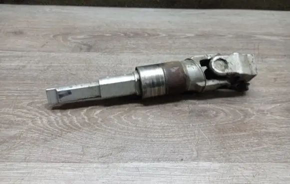 Volvo V70 Steering column universal joint