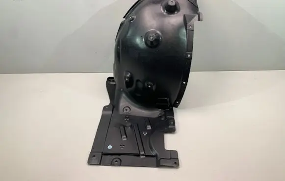Rear arch fender liner splash guards