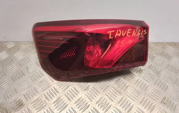 Toyota Avensis T270 Rear/tail lights 8156005300