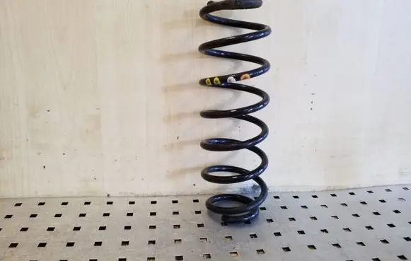 Volkswagen Polo IV 9N3 Rear coil spring
