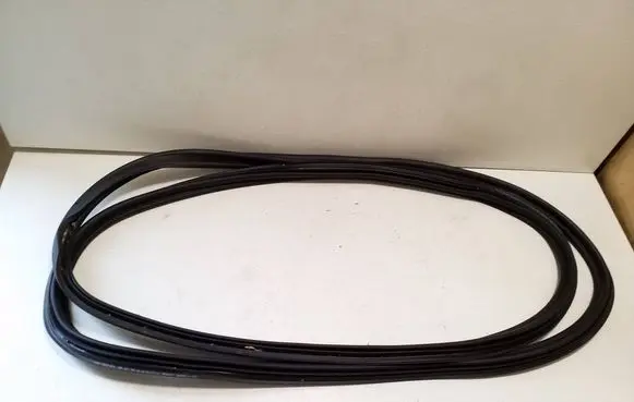 Audi Q7 4M Trunk rubber seal (body) 4M0827705