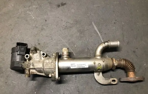 Volvo S40 EGR valve cooler 9645689780 875816W 9656612380