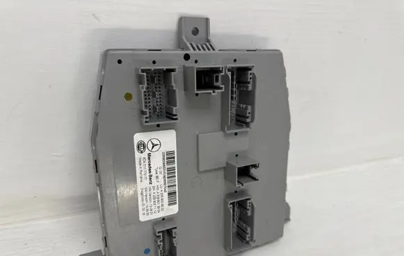 Mercedes-Benz C W205 SAM control unit A2059006822 A2059013904 A2229021112