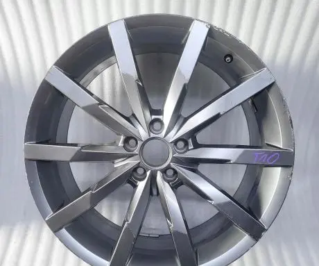 Volkswagen Beetle A5 R20 alloy rim 