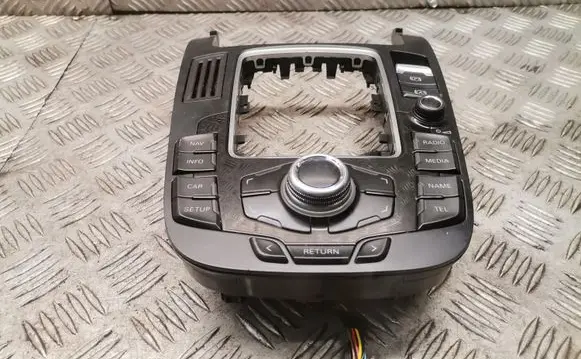 Head unit multimedia control
