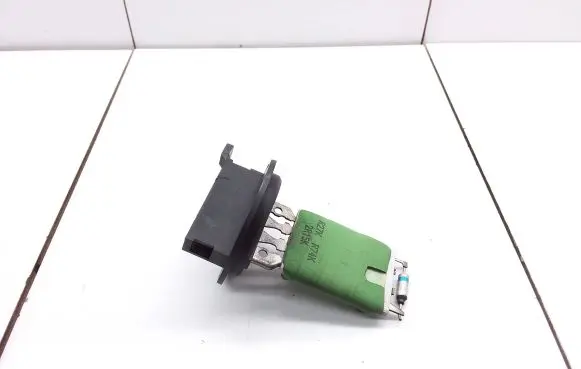Smart ForFour I Heater blower motor/fan resistor R27K R74K