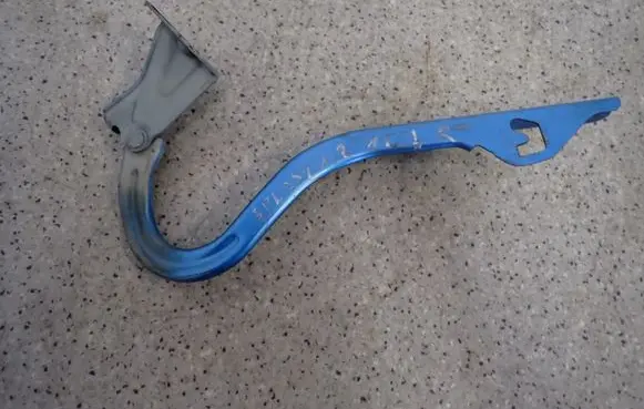 Suzuki Splash Engine bonnet/hood hinges 