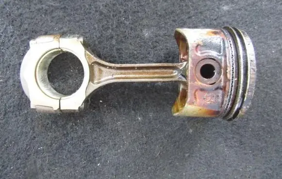 Renault Laguna I Piston with connecting rod
