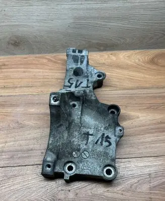 Seat Leon (1P) Generator/alternator bracket 038903143AF