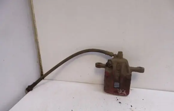Hyundai Tucson JM Rear brake caliper 582302E300