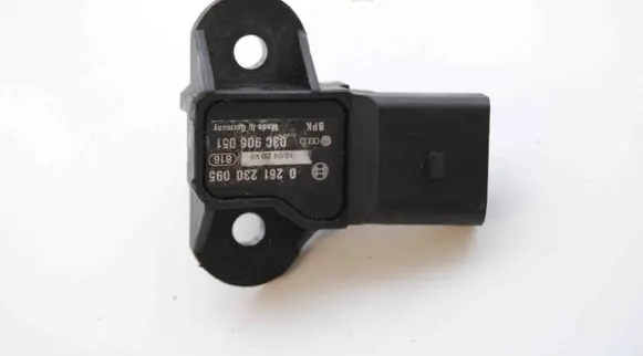 Volkswagen PASSAT CC Air pressure sensor 03C906051 0261230095