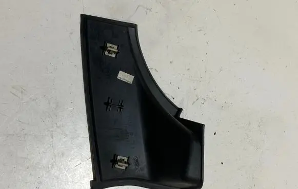 Ford Mustang VI Rear/tail light trim molding FR3B13A580A