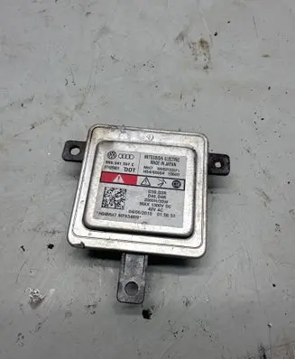Audi A4 S4 B7 8E 8H Voltage converter/converter module 8K0941597E 07425923