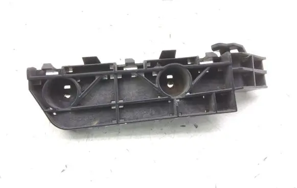 Honda CR-V Front bumper mounting bracket