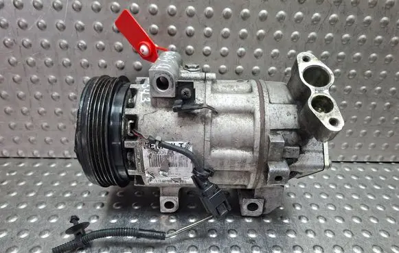 Renault Clio IV Air conditioning (A/C) compressor (pump) S27624543