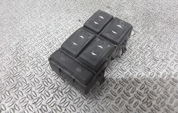 Ford Mondeo Mk III Electric window control switch 1S7T14A132BD 03163451